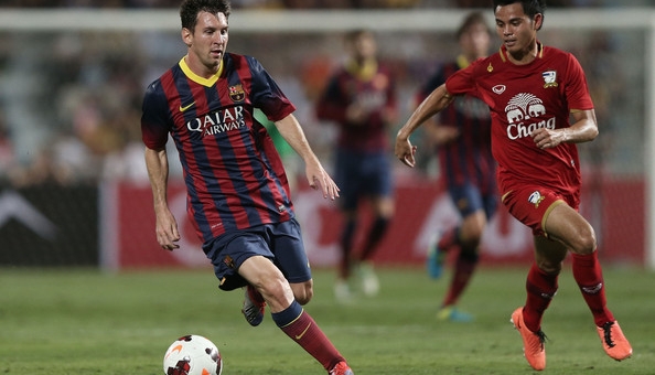Messi cùng dàn sao Barca từng hành hạ ĐT Thái Lan như thế nào?
