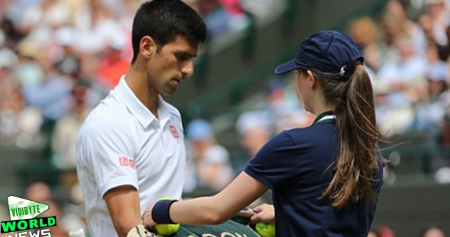 VIDEO: Djokovic đánh trúng 'ball girl' nóng bỏng và cái kết