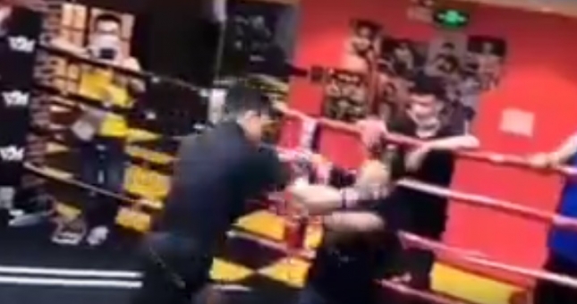 Môn đồ Vịnh Xuân đến lò võ boxing thách đấu và cái kết bẽ bàng