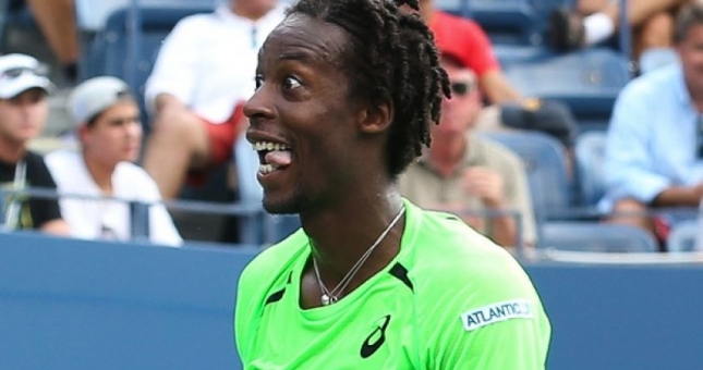 VIDEO: Cú đánh 'lươn lẹo' nhất lịch sử làng tennis