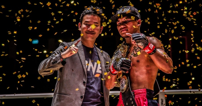 'Người sắt' Rodtang bảo vệ thành công đai vô địch ONE Championship
