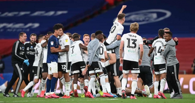 Xác định 3 đội bóng thăng hạng lên Ngoại hạng Anh 2020/21