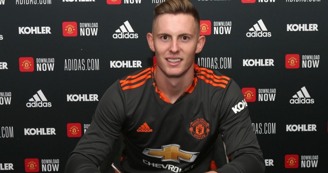 Thủ môn dự bị của MU nhận lương cao hơn 2 chủ nhân Găng tay vàng