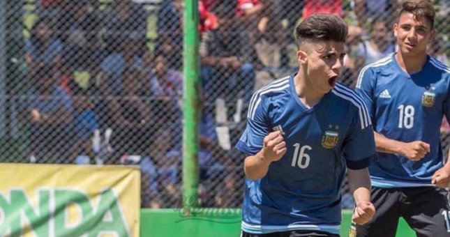 MU cùng 20 đội bóng lớn tranh giành ngôi sao 16 tuổi