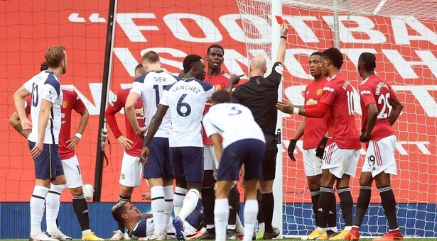 Vì sao Martial nhận thẻ đỏ ở trận gặp Tottenham?