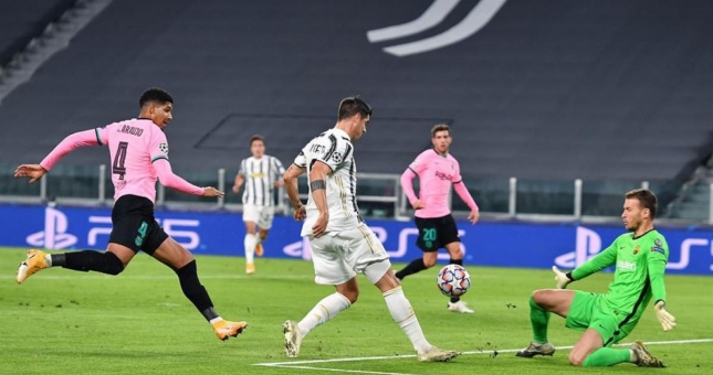 Morata bị tước hat-trick bàn thắng ở trận thua Barca