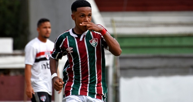 'Neymar đệ nhị' sắp đến thành Manchester với giá 21 triệu bảng