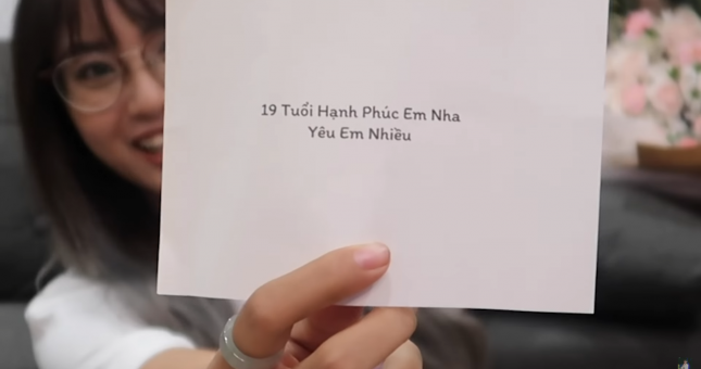 Bomman 'hú vía' tưởng mình phát nhầm 'cơm cún' cho Minh Nghi