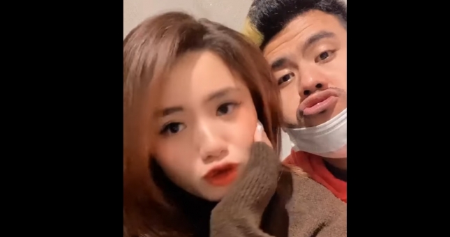 Giáo chủ Mimosa công khai bạn gái trên facebook cá nhân