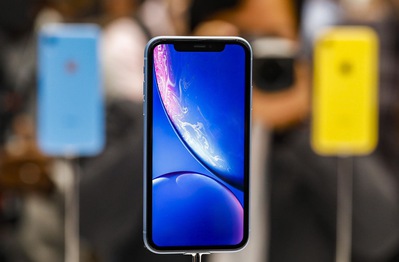 iPhone XR vừa được Apple chính thức cho phép đặt trước, một vài mẫu đã cháy hàng