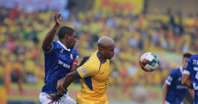 Hạ màn cuộc đua trụ hạng V-League: Hơn cả một bộ phim hành động