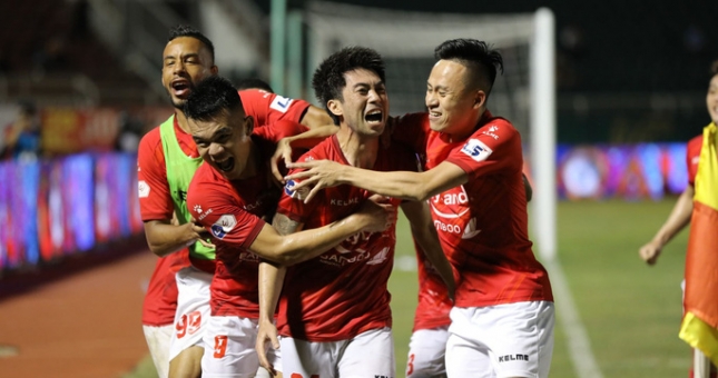 Derby Sài Gòn: Kịch tính cao trào và cuộc chiến của Lee Nguyễn