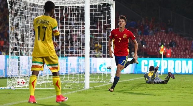 Real Madrid tranh tiền đạo F. Torres với Liverpool