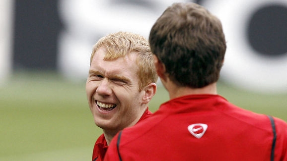 Huyền thoại MU chế nhạo chức vô địch của Liverpool