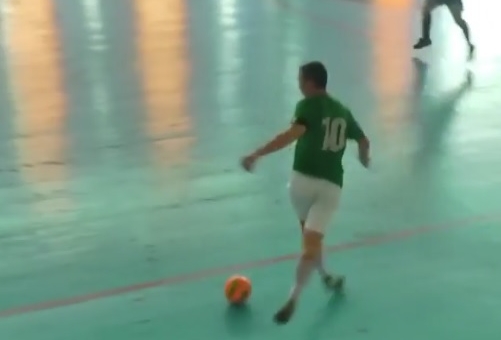 VIDEO: Pha rabona gây cười nhất sân bóng Futsal năm 2019