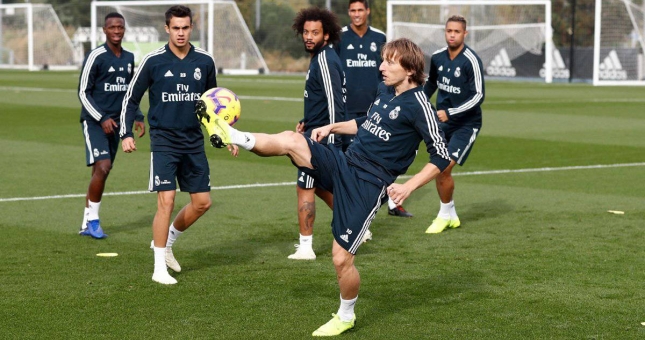 VIDEO: Kỹ năng dứt điểm thần sầu của các cầu thủ Real