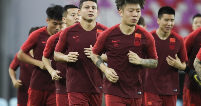 Sao nhập tịch Trung Quốc phải chui háng cả đội tuyển