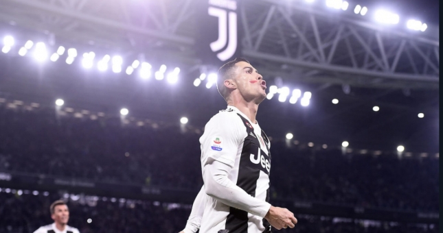 Cristiano Ronaldo - Kẻ tiên phong bất tử