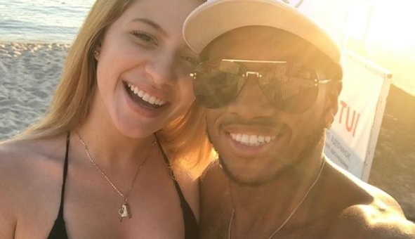 Thủ môn Liverpool 'làm điều kì diệu' với vợ tiền vệ MU