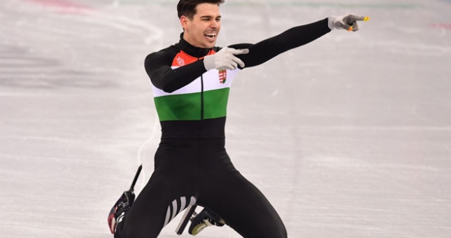 Xúc phạm Trung Quốc, nhà vô địch Olympic nhận án phạt cực nặng