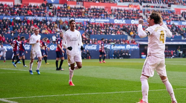 Bị dẫn trước, Real Madrid vẫn 'nghiền nát' Osasuna