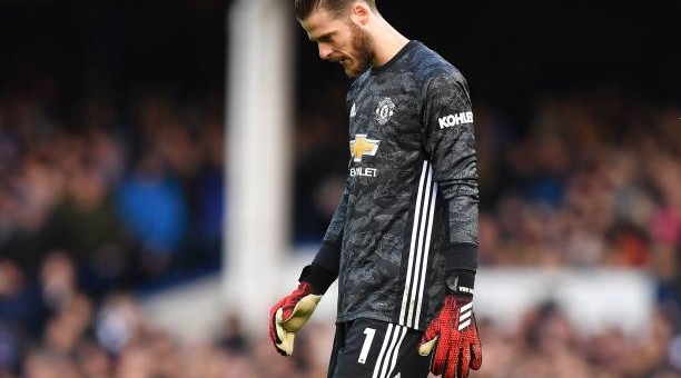 De Gea bị huyền thoại MU dọa giết sau sai lầm đáng trách