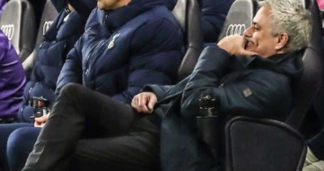 Mourinho bật cười trước bàn thua của đội nhà
