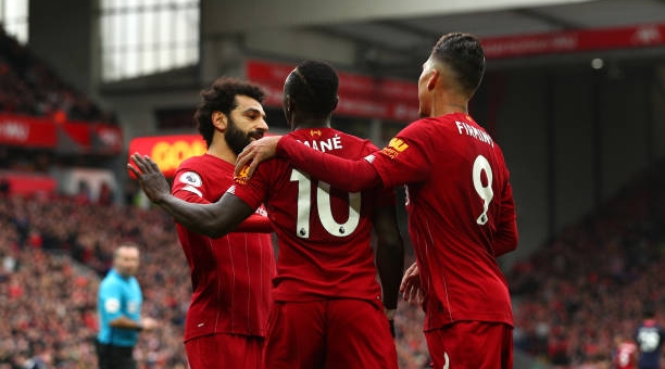 Man City thua MU, Liverpool cần bao nhiêu điểm để vô địch?