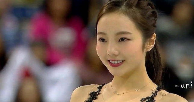 VIDEO: Nhan sắc tựa thiên thần của 'thánh nữ' trượt băng Marin Honda