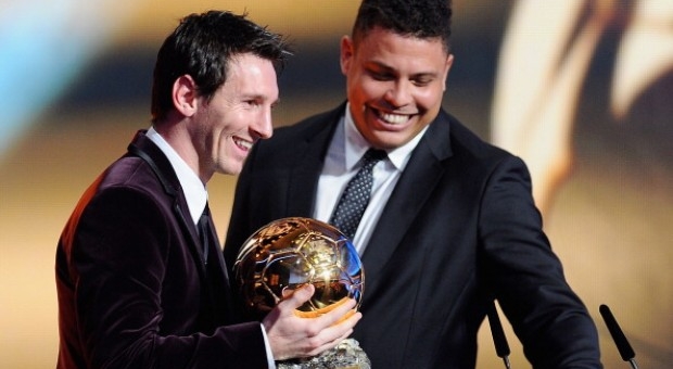 Đồng đội cũ 'hạ bệ' Ronaldo, đưa Messi lên tận mây xanh