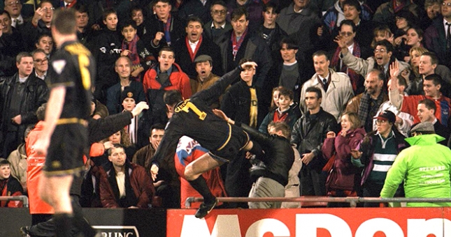 Lăng mạ sao MU, CĐV trả giá bằng cả cuộc đời