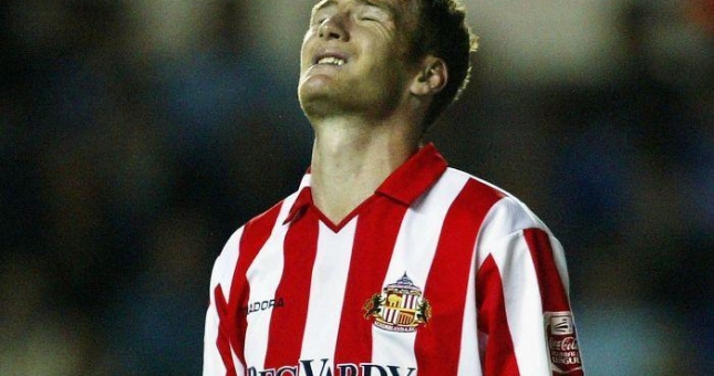 Sao Ngoại hạng Anh đổi nghề sang bốc vác, dọn nhà vệ sinh