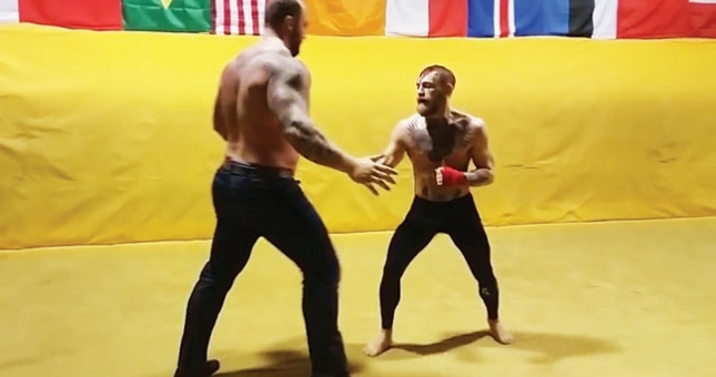 'Gã điên' McGregor đại chiến người đàn ông khỏe nhất thế giới