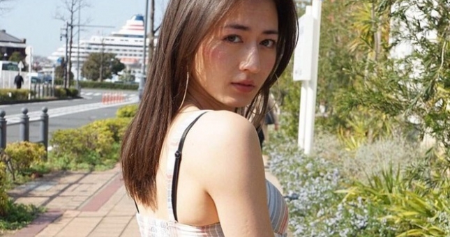 Vẻ đẹp lai khó cưỡng của phóng viên thể thao gợi cảm nhất Nhật Bản