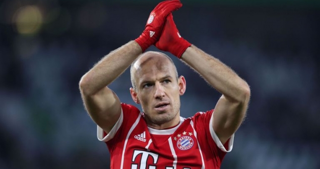 Vừa giải nghệ, Robben đã tính thi đấu trở lại