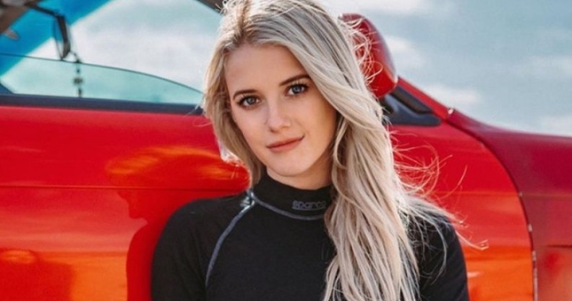 Ngây người trước đường cong của nữ 'quái xế' sexy nhất thế giới