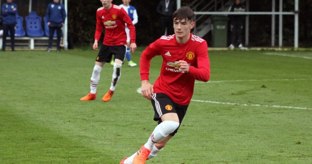 VIDEO: Lứa trẻ MU phối hợp mê hoặc, ghi bàn thắng để đời