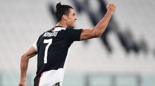 Ronaldo rực sáng giúp Juve hủy diệt Lecce