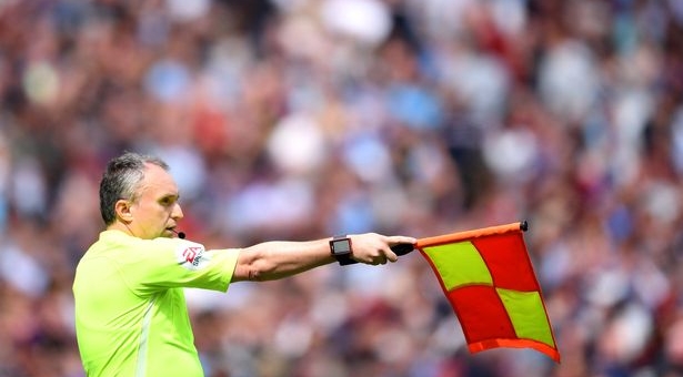 FIFA lên kế hoạch dùng trọng tài robot tại World Cup 2022