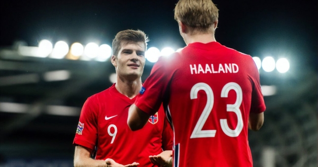 Tiền đạo Na Uy tức tốc 'quay đầu' vì đề nghị từ MU