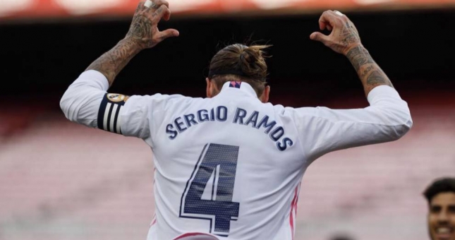 Sergio Ramos được chọn là hậu vệ xuất sắc nhất mọi thời đại