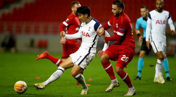 Dàn sao Tottenham bất lực phơi áo trên sân khách