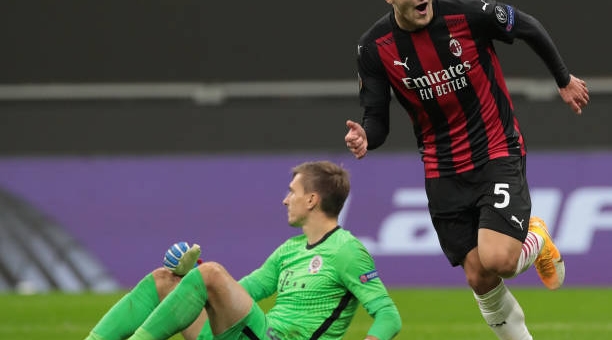 Video bàn thắng AC Milan 3-0 Sparta: Sự trở lại của nhà vua?