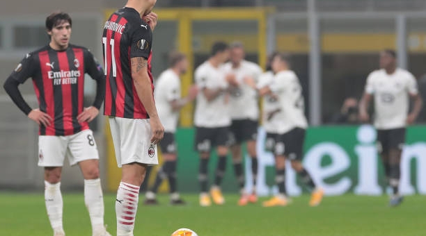 Hung thần lập hattrick, AC Milan thua trắng tại San Siro