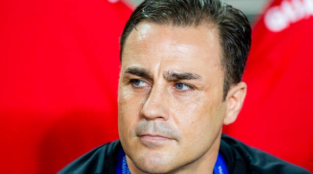 Người Trung Quốc: 'Cannavaro, xin đừng hủy hoại đội bóng!'