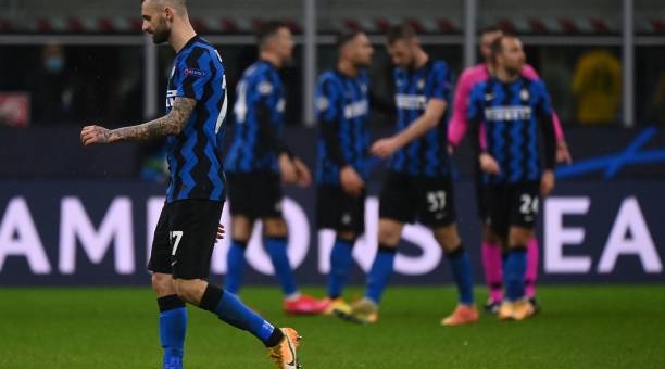 Phung phí cơ hội, Inter cay đắng rời Champions League