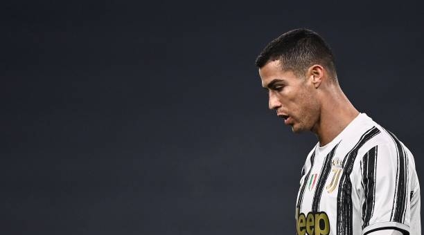 Ronaldo đá hỏng phạt đền khiến Juve mất điểm