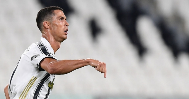 Ronaldo vượt mặt Messi, Lewandowski trong năm 2020