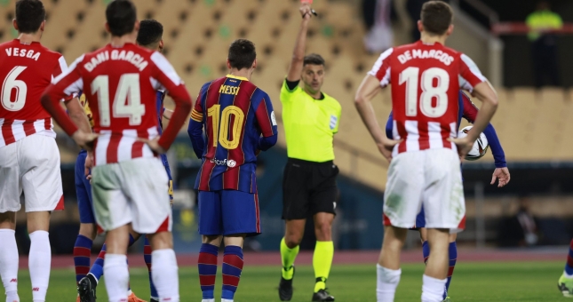 Trọng tài đuổi Messi ở trận chung kết Siêu cúp bị phạt ngược?