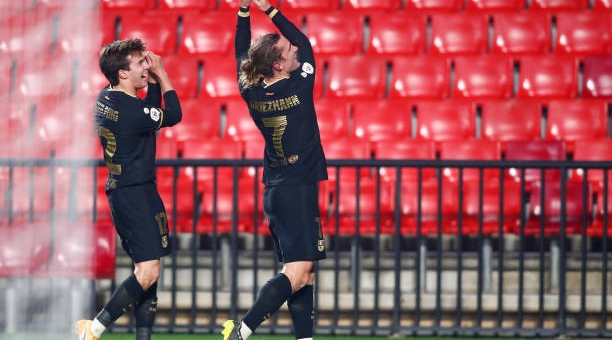 Barca ngược dòng không tưởng trong trận cầu 8 bàn thắng